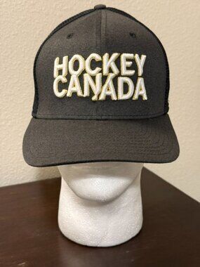 Official Team Canada Nike Hockey Canada Trucker Cap - New with tags